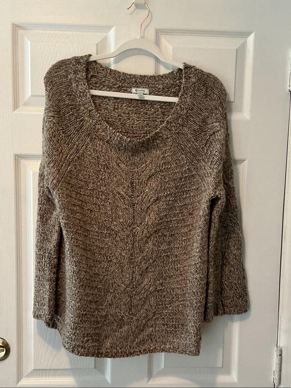 Susina Heather Taupe Scoop Neck Cable Knit Sweater